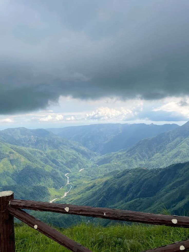 Shillong • Cherrapunjee • Mawlynnong • Shillong • Guwahati
